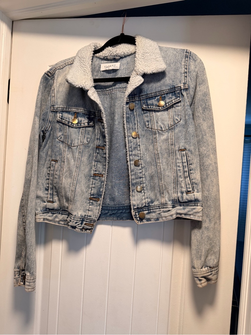 Sherpa-Lined Light Wash Denim Jacket - Women